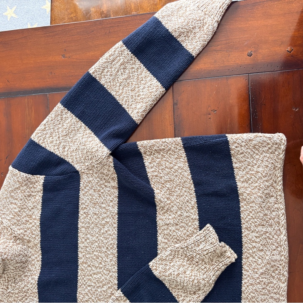 J. Crew Men's Sweater in Navy and Beige - Picture 3 of 8
